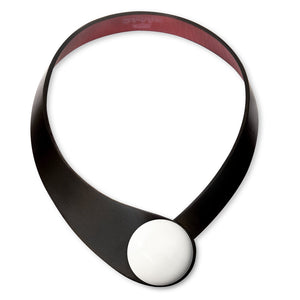 Collana pelle nera + bottone ceramica splash