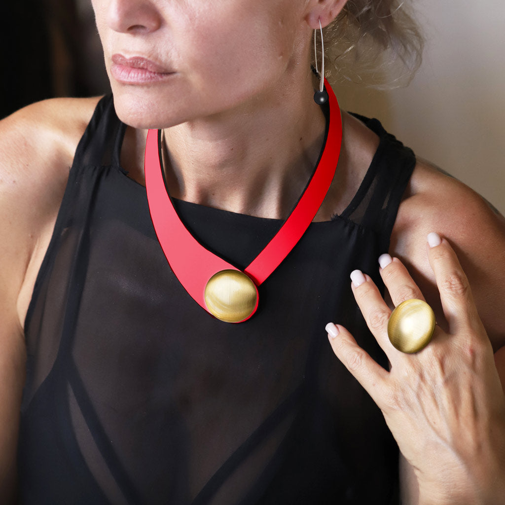 Collana in pelle PU regolabile con ciondolo a campana con Collana in pelle PU regolabile con ciondolo a campana con