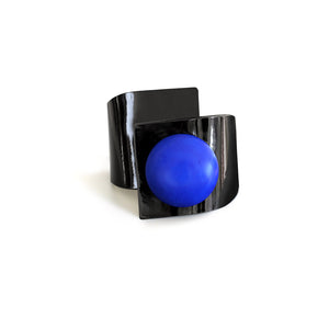 Squared Button, Crossed Bracelet, Bright Black Leather