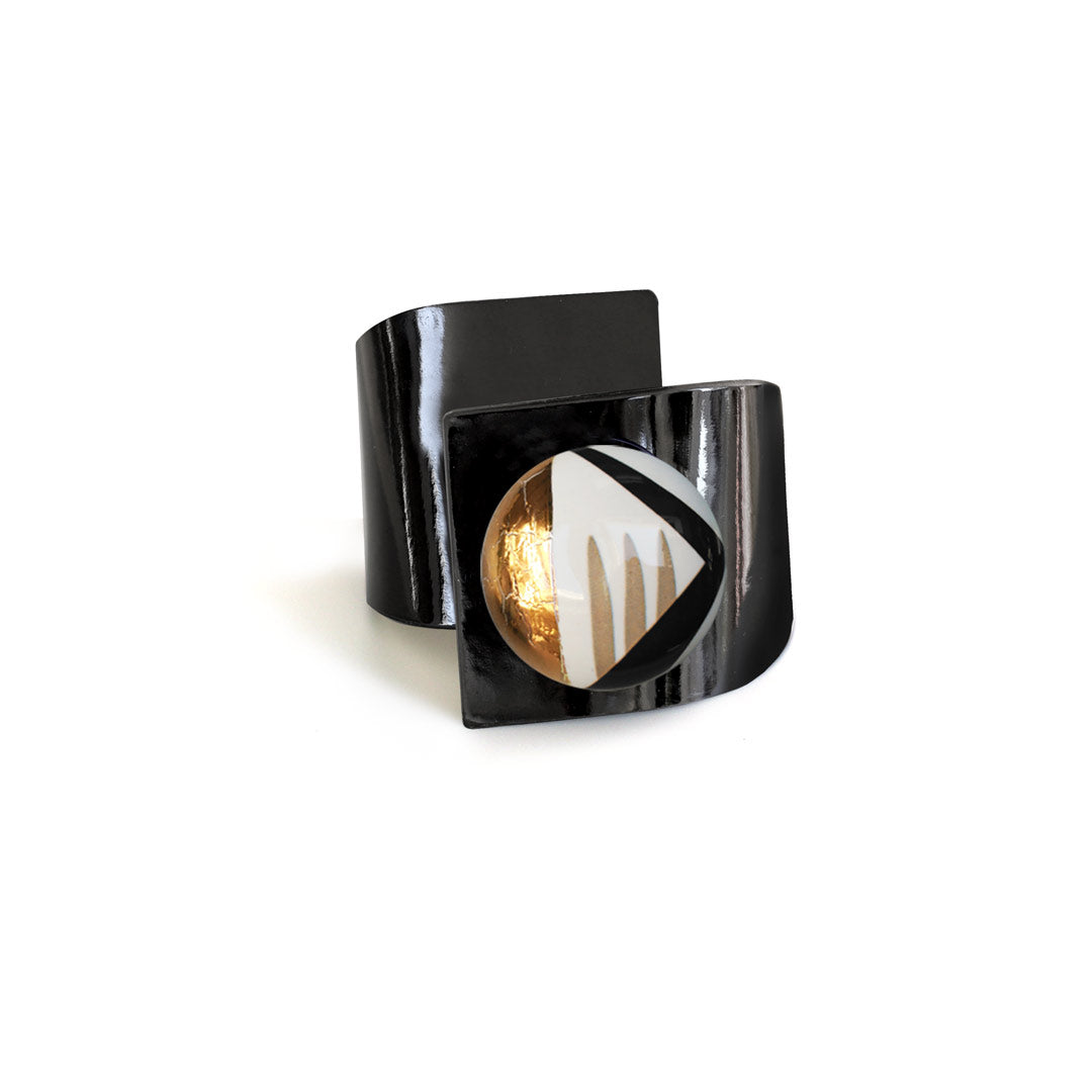Squared Button, Crossed Bracelet, Bright Black Leather