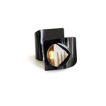 Carica l&#39;immagine nel visualizzatore di Gallery, Squared Button, Crossed Bracelet, Bright Black Leather
