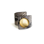 Carica l&#39;immagine nel visualizzatore di Gallery, Ceramic Button, Crossed Bracelet, Grey Snake Printed Leather
