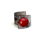 Carica l&#39;immagine nel visualizzatore di Gallery, Squared Button, Crossed Bracelet, Grey Snake Printed Leather
