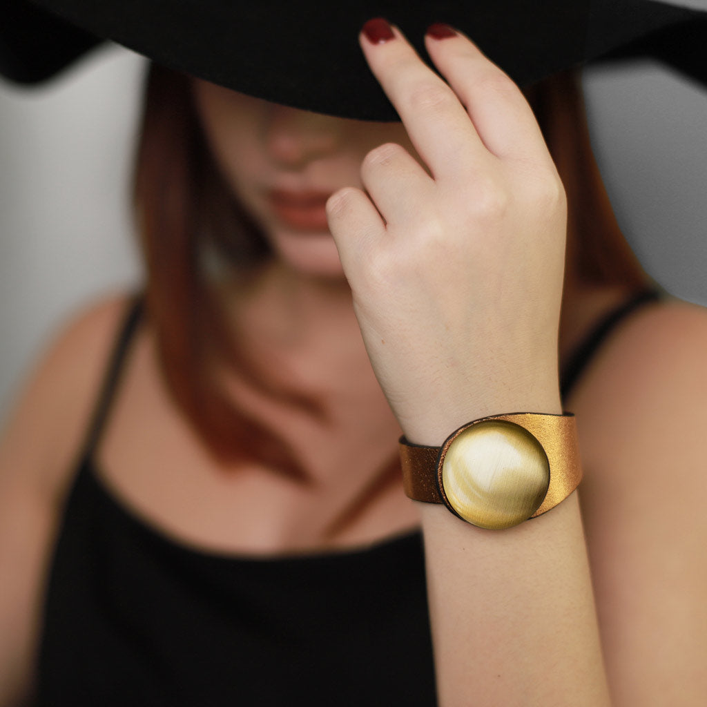 Gold Glittering Leather Bracelet + Metal Button